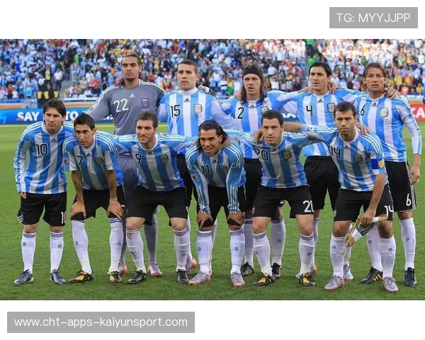 球星集体参加传切训练，短传渗透为世界杯备战关键词